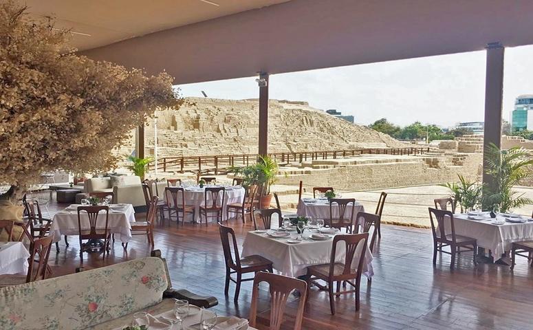 The Huaca Pucllana is a spectaular place to eat alongside a 1500 year old mud brick pyramid