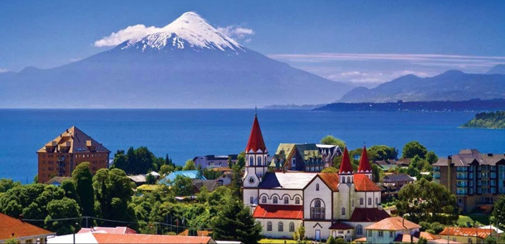 Puerto Varas will be your last night stop before joining the Skorpìos cruise.